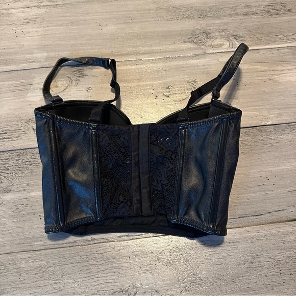 Victoria's Secret Black Bustier Bra - Picture 2 of 4